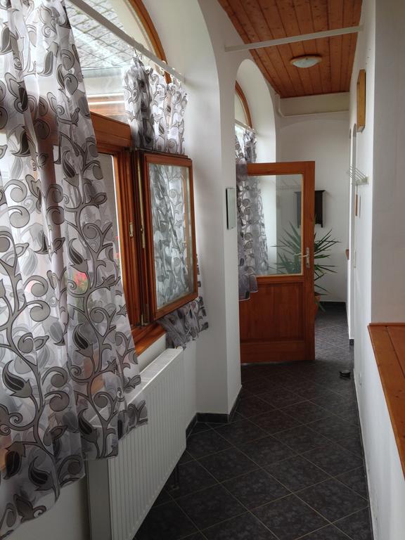 Petra Apartmanok Velem Δωμάτιο φωτογραφία