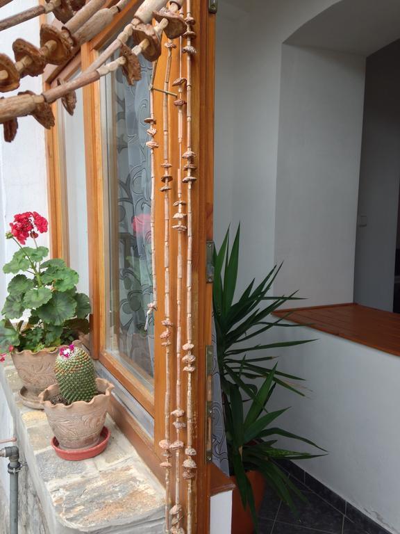 Petra Apartmanok Velem Δωμάτιο φωτογραφία