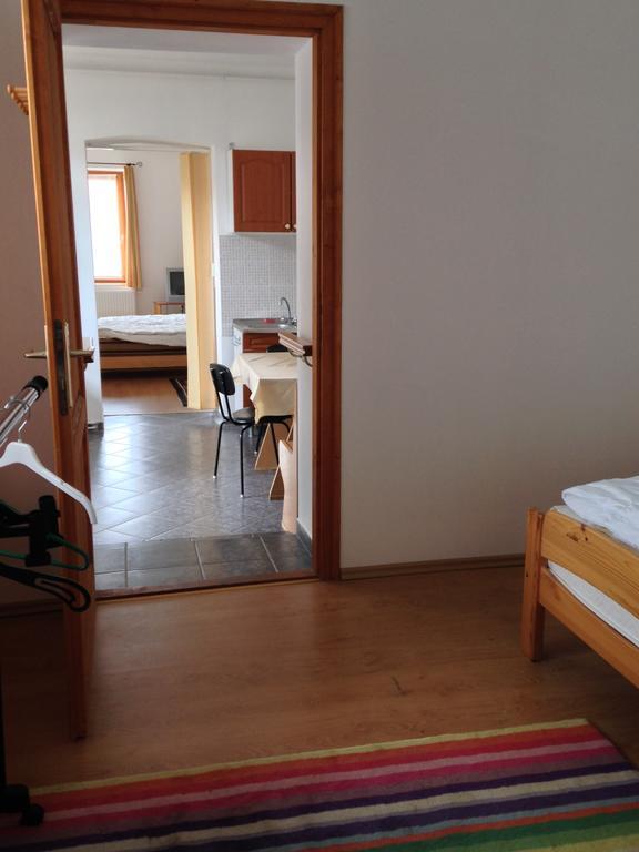 Petra Apartmanok Velem Δωμάτιο φωτογραφία